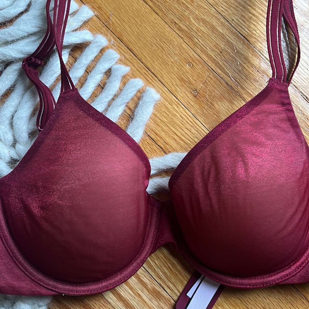 NWOT Vic Sec bra - Picture 2 of 7